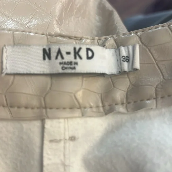 NA-KD faux leather pants - Picture 3 of 5